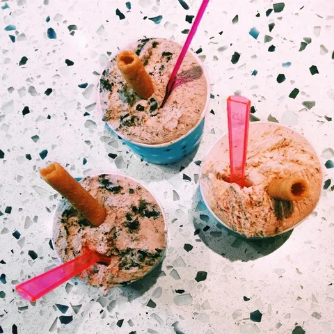 Delicious summer treats look even tastier sitting on a beautiful kitchen countertop. 🍦