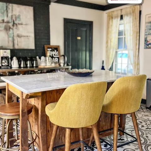 Did you know? The chairs and barstools in your kitchen do more design work than almost any other piece in the room. 🪑