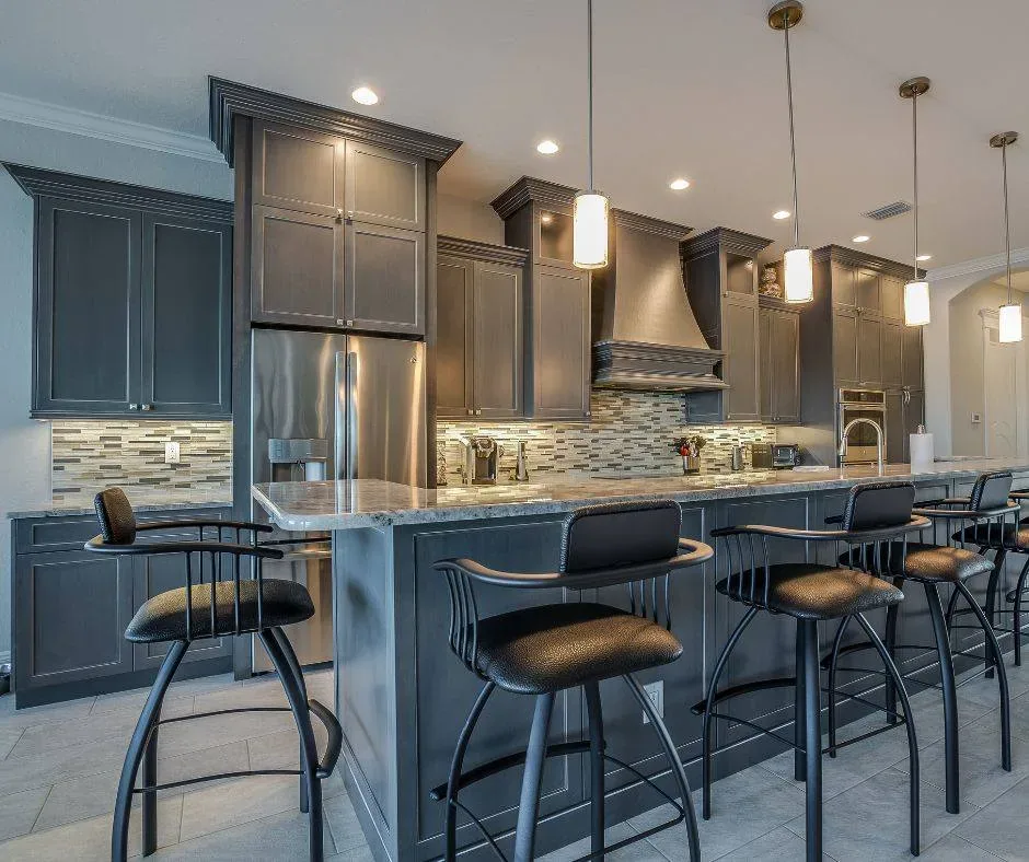 Kitchen island countertop with bar seating – Kitchen Countertops in Avondale, AZ
